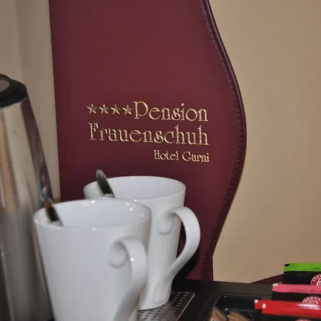 Frauenschuh Garni Hotell 4*
